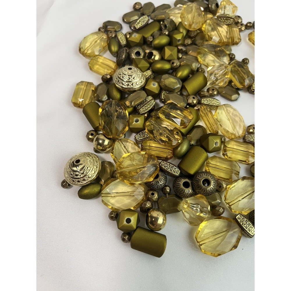 ASSORTED GOLDTONE/MOSS PLASTIC BEADS-100+BEADS -GREAT FOR JEWELRY DESIGNERS!!!! - Picture 6 of 8